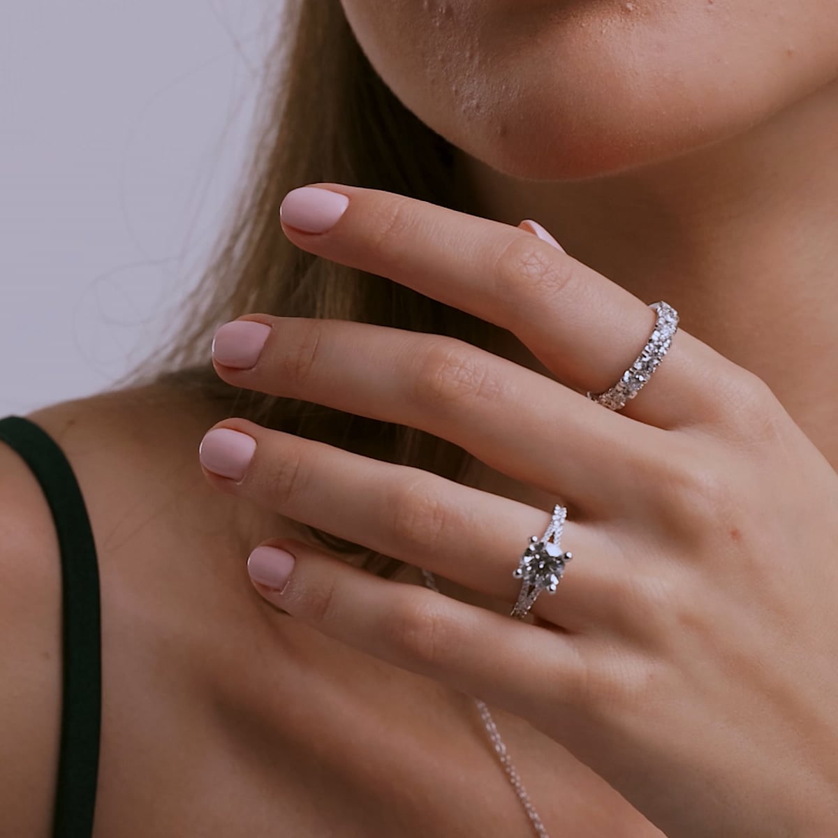 Split Shank Pavé Engagement Ring in White Gold with Round Brilliant Center Stone