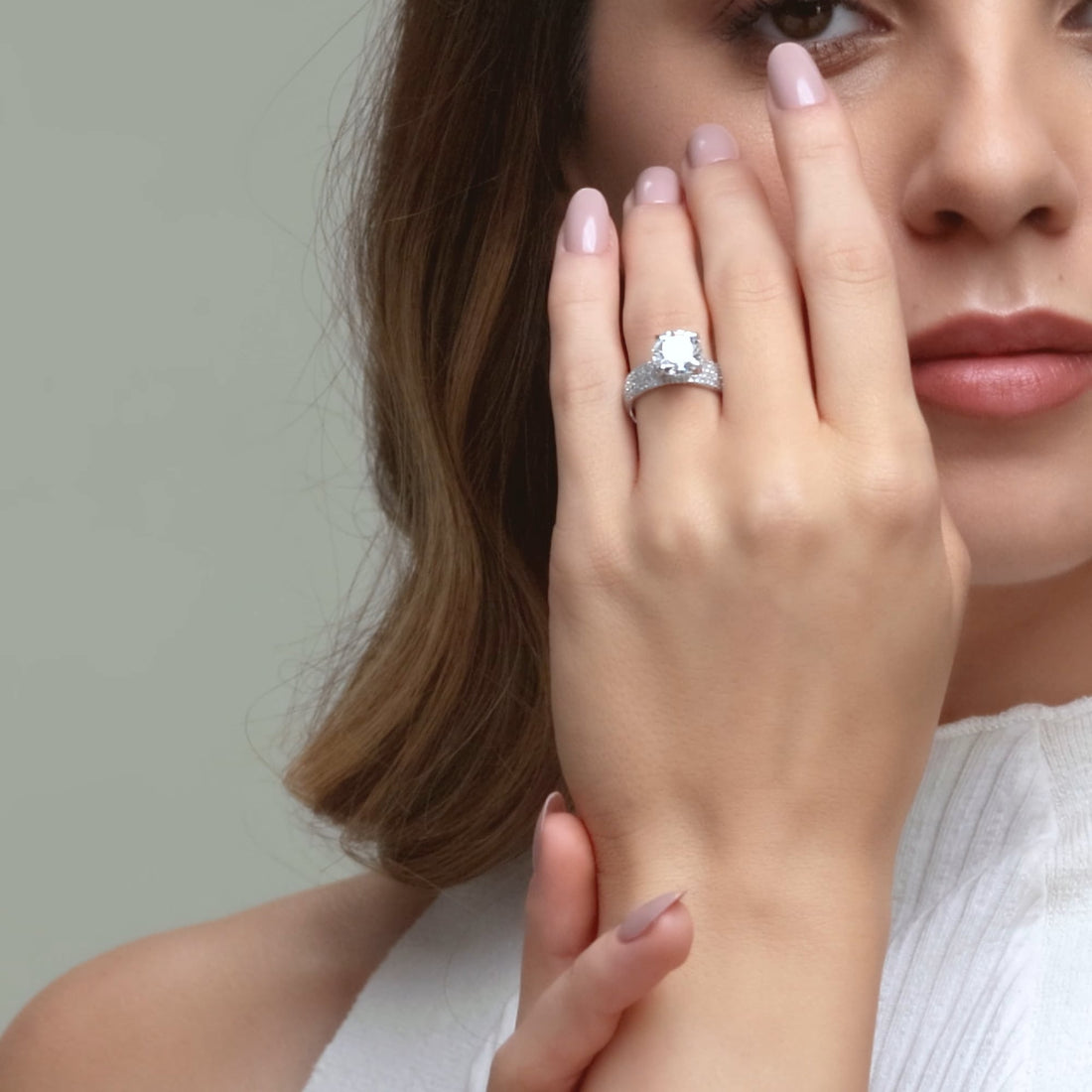 Round Cut Lab Grown Diamond Engagement Ring