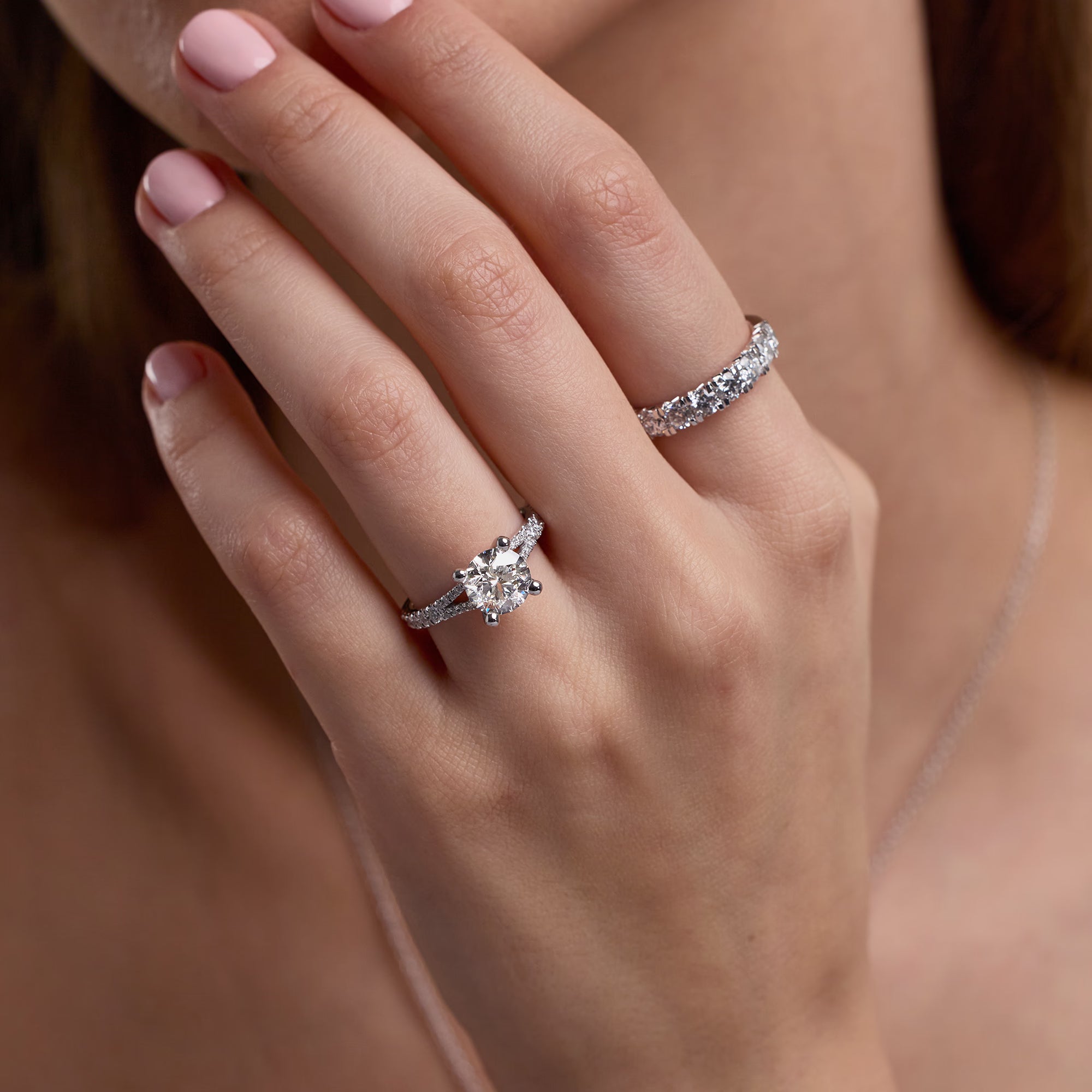 Split Shank Pavé Engagement Ring in White Gold with Round Brilliant Center Stone