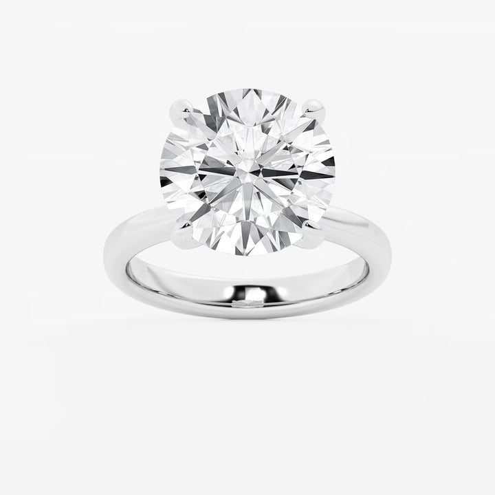 Classic Knife-Edge Solitaire Engagement Ring in White Gold with Round Brilliant Center Stone