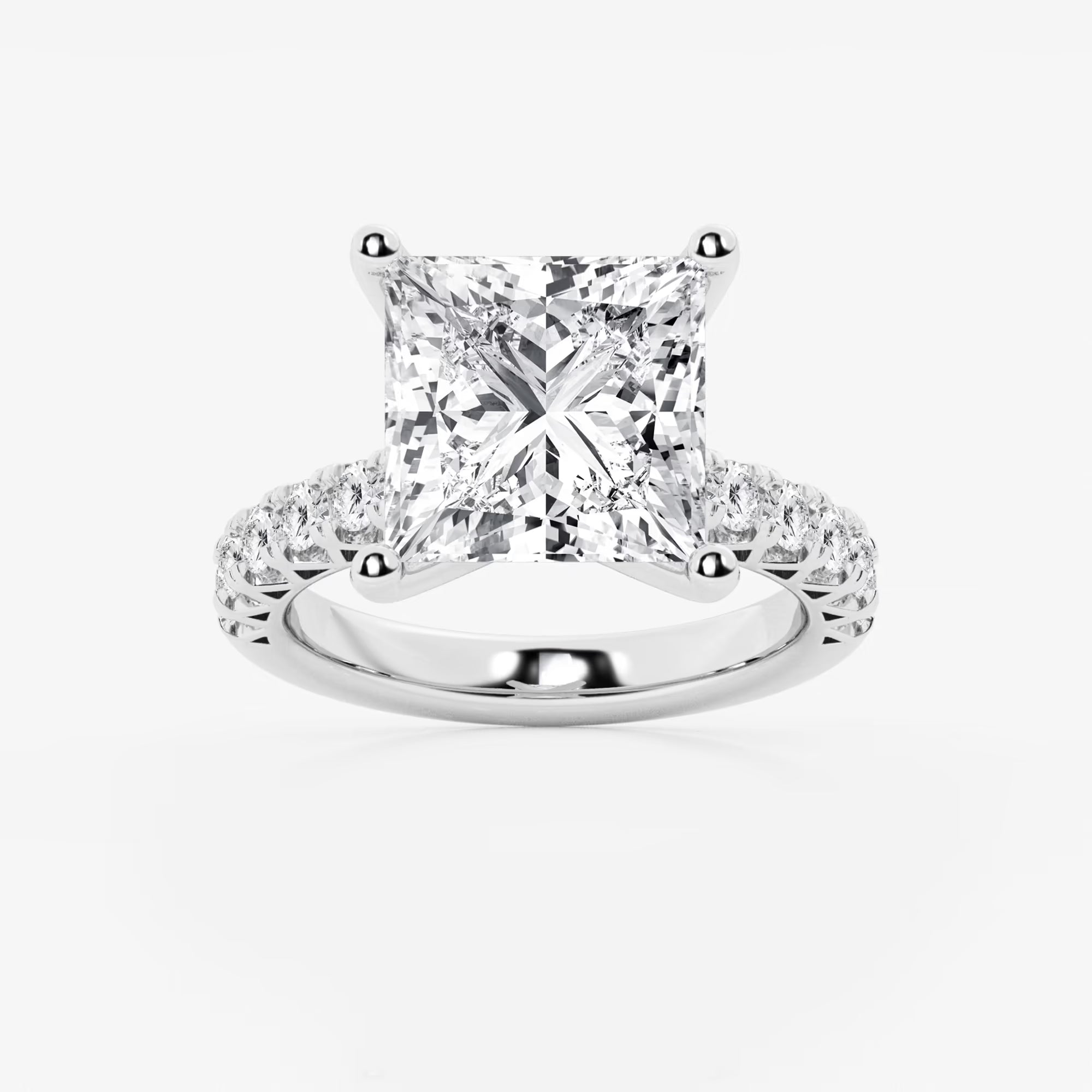 Princess Cut Engagement Ring with Vintage-Inspired Scalloped Band