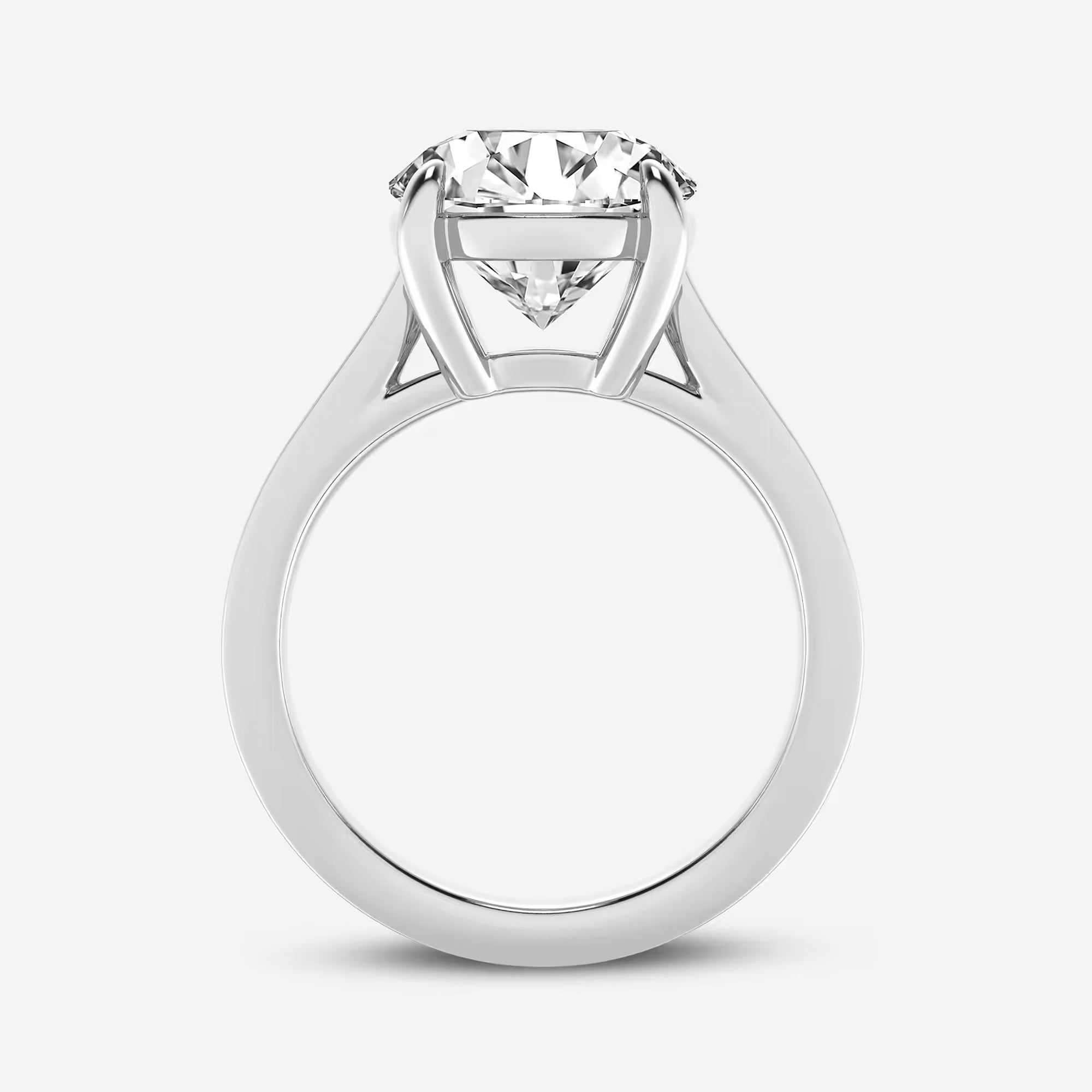Modern Flat-Edge Solitaire Engagement Ring in White Gold with Round Brilliant Center Stone