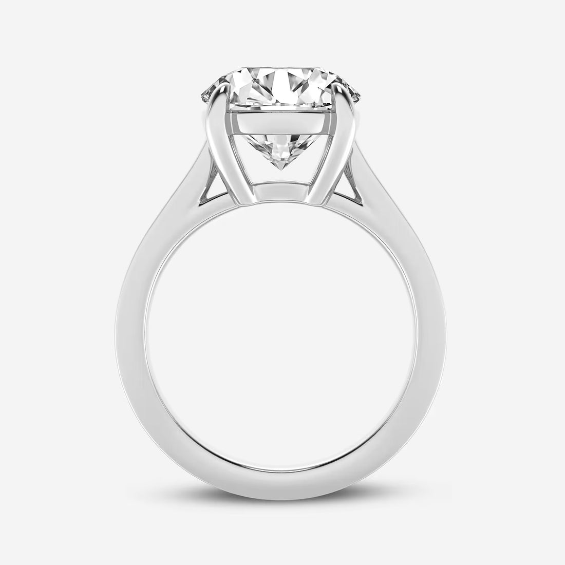 Modern Flat-Edge Solitaire Engagement Ring in White Gold with Round Brilliant Center Stone